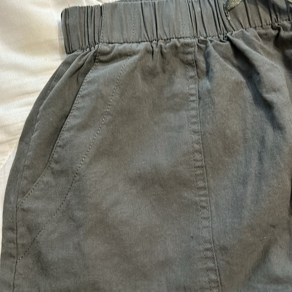 Olive green shorts - Picture 3 of 4